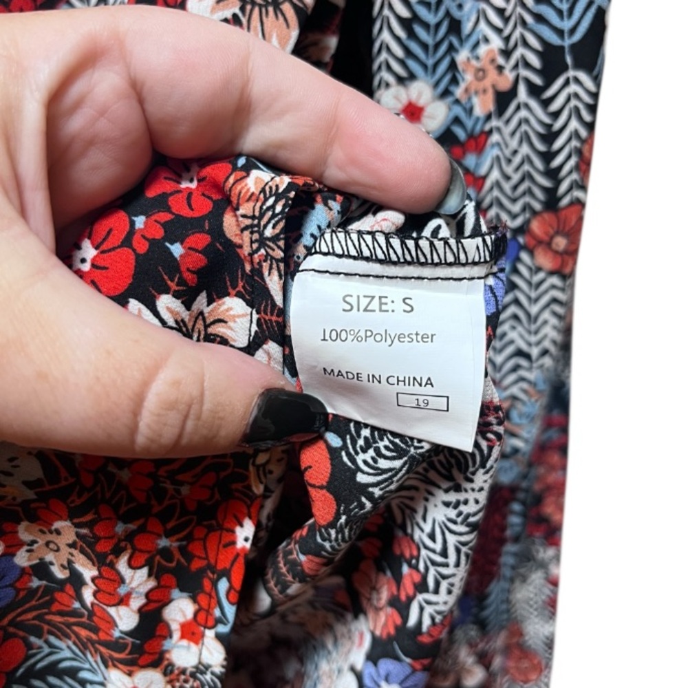 Dokotoo - Red, Blue, White Floral Print Women’s Blouse - Picture 6 of 9